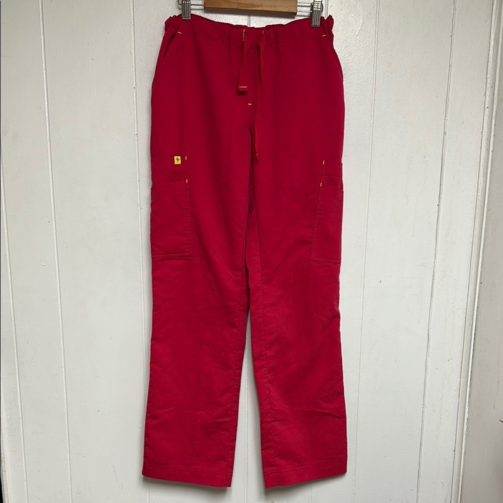 Figs Pink Yellow Label Cargo Pants Scrub Bottom Size XS

(CLEARANCE)